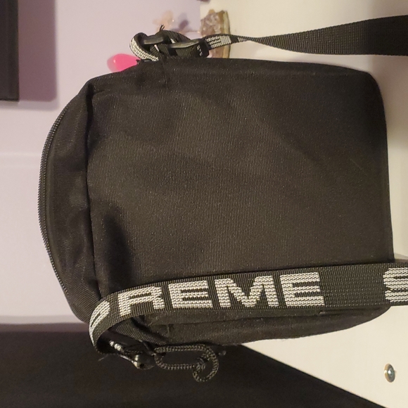 Supreme Crossbody - Picture 3 of 6